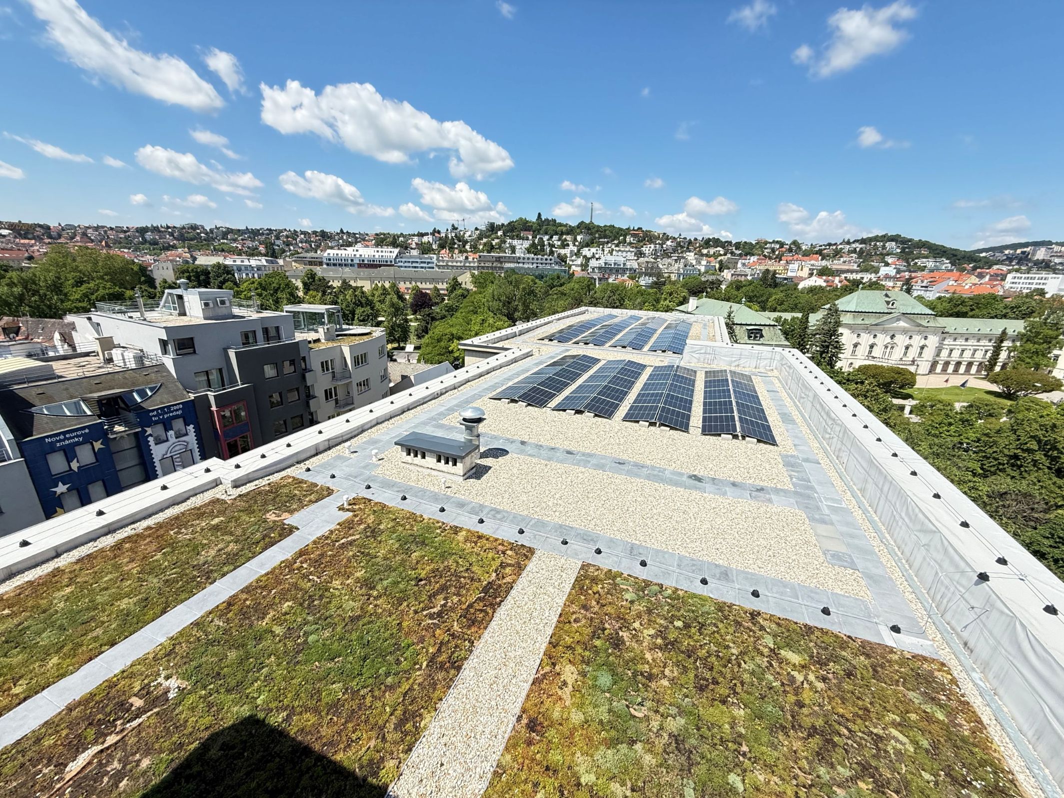 STU Photovoltaic and Vegetation Roof with Terrace of the Faculty of Architecture and Design